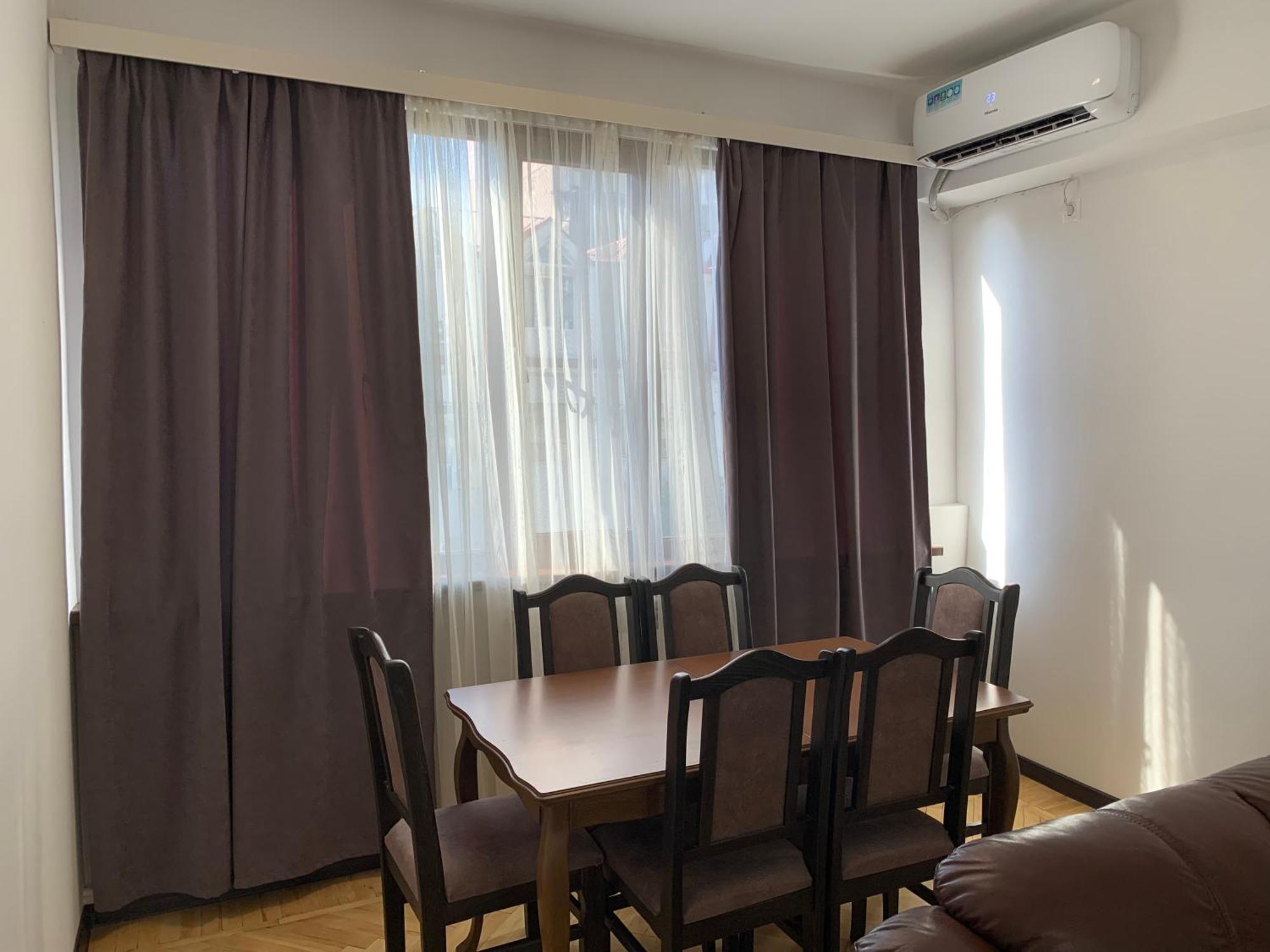 Apartment In The Center Of 예레반 외부 사진