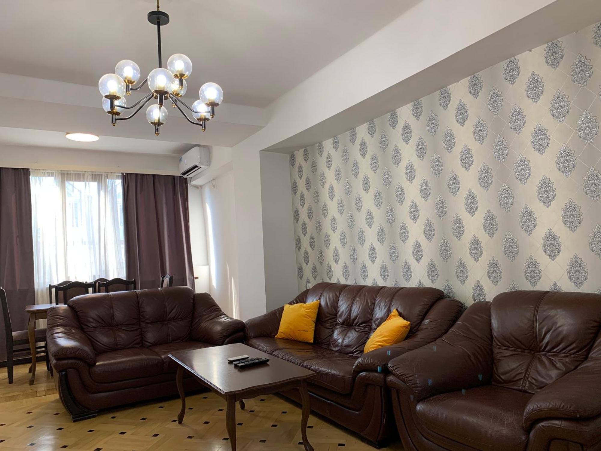 Apartment In The Center Of 예레반 외부 사진